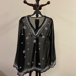 Kaktus Women’s sheer black embroidered tunic top size Large